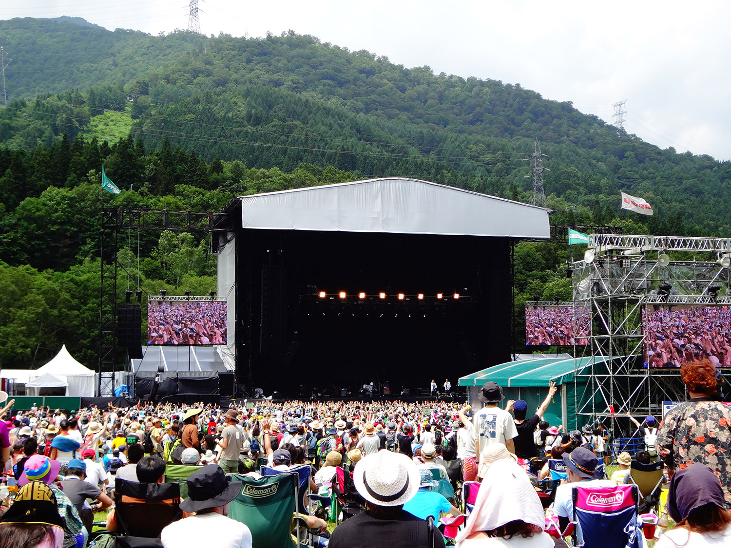 夏フェス・ライブ物販で「フード付きタオル」が選ばれる理由